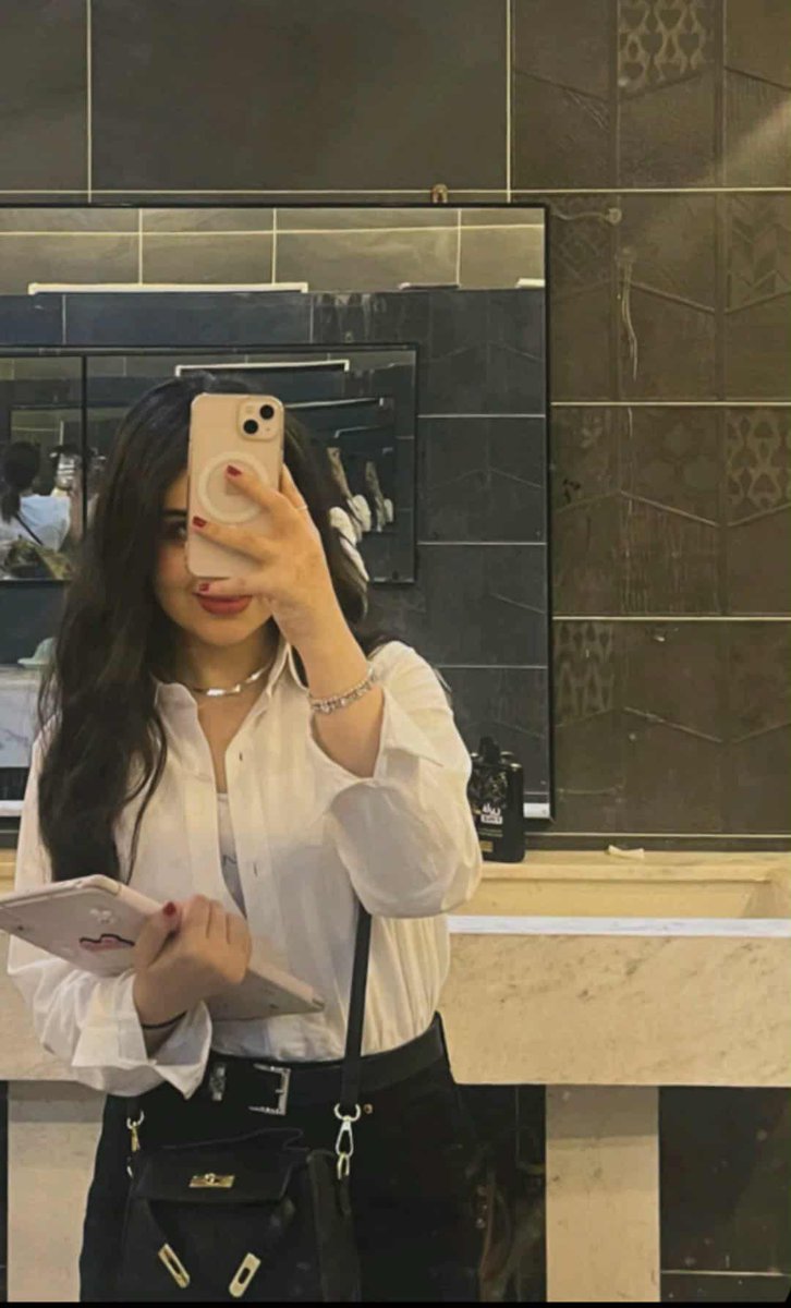 #رماااااح
أحب نفسي في بداياتها ونهايتها في حروبها وظلامها في جمالها وسعادتها فقط أنا

#حـضـوري