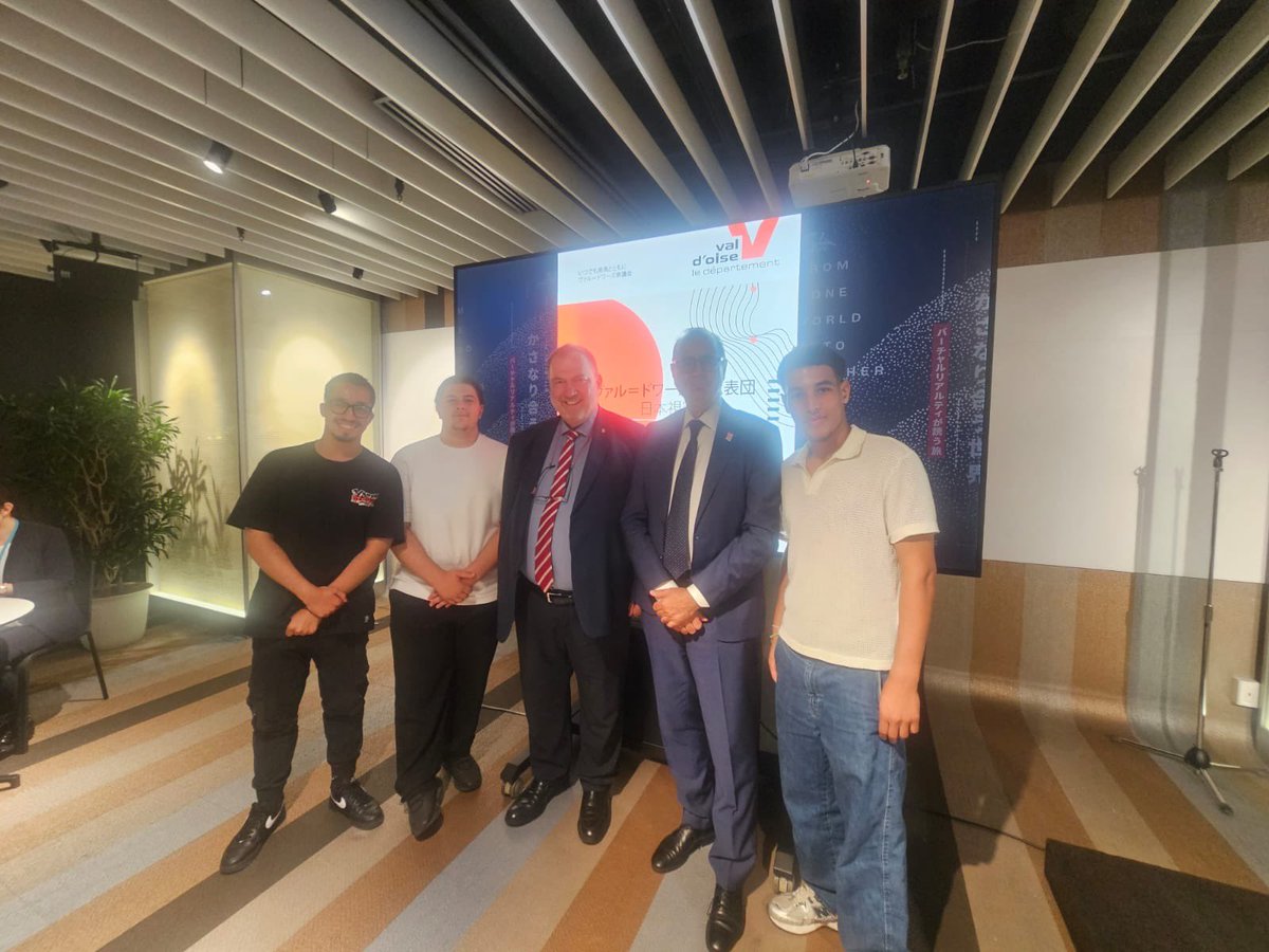 Un vrai plaisir que d’échanger avec 3 jeunes du <a href="/valdoise/">Département du Val d'Oise</a> : Tarik AZIZ, fondateur de #YUBAI qui permet à des jeunes de monter des projets et aller au 🇯🇵 à l’exemple de Adam et Adam-Said.

Le <a href="/valdoise/">Département du Val d'Oise</a> est le +jeune de 🇫🇷métropolitaine et certains sont des pépites ! 

À suivre…