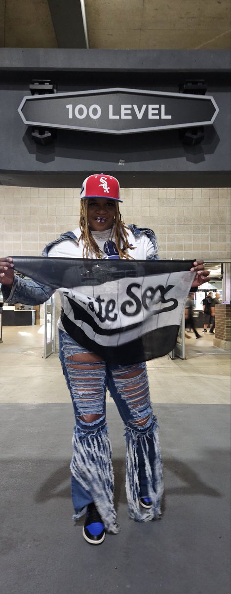 TheRealSoxChic's tweet photo. I never imagined Coach Venable would reference #SoxChic. 2025 #WhiteSox    reciprocated more love than all teams combined. I've been an #authenticfan since 2017. @CarlosSan29 showed me the most love. This 2025 team has finally caught up w/Yolmer Sanchez &amp; I miss him every day. https://t.co/M8kq8xb5F9