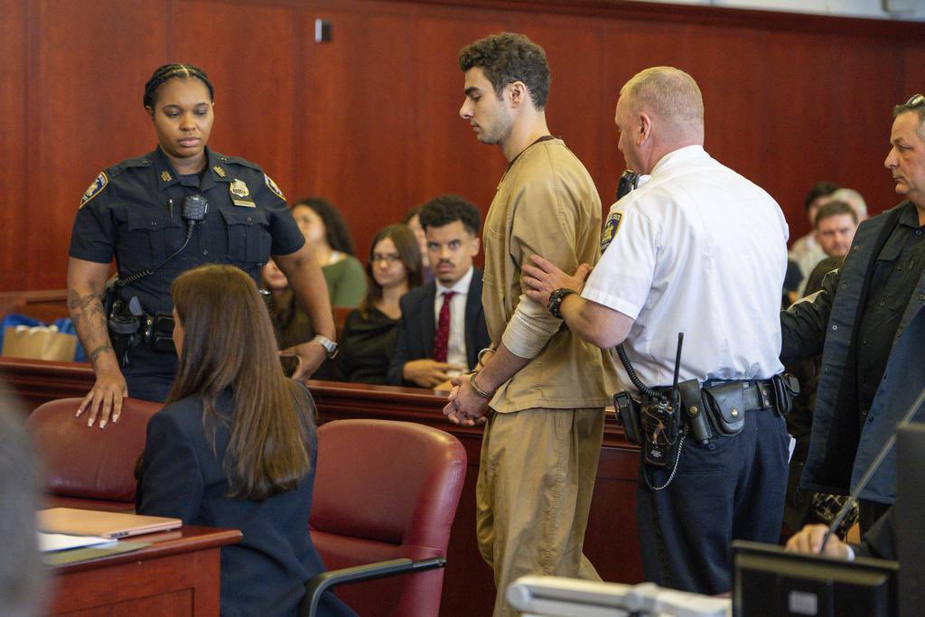 prosperluigi's tweet photo. More court photos of Luigi Mangione today. https://t.co/jNtBmRBA7M