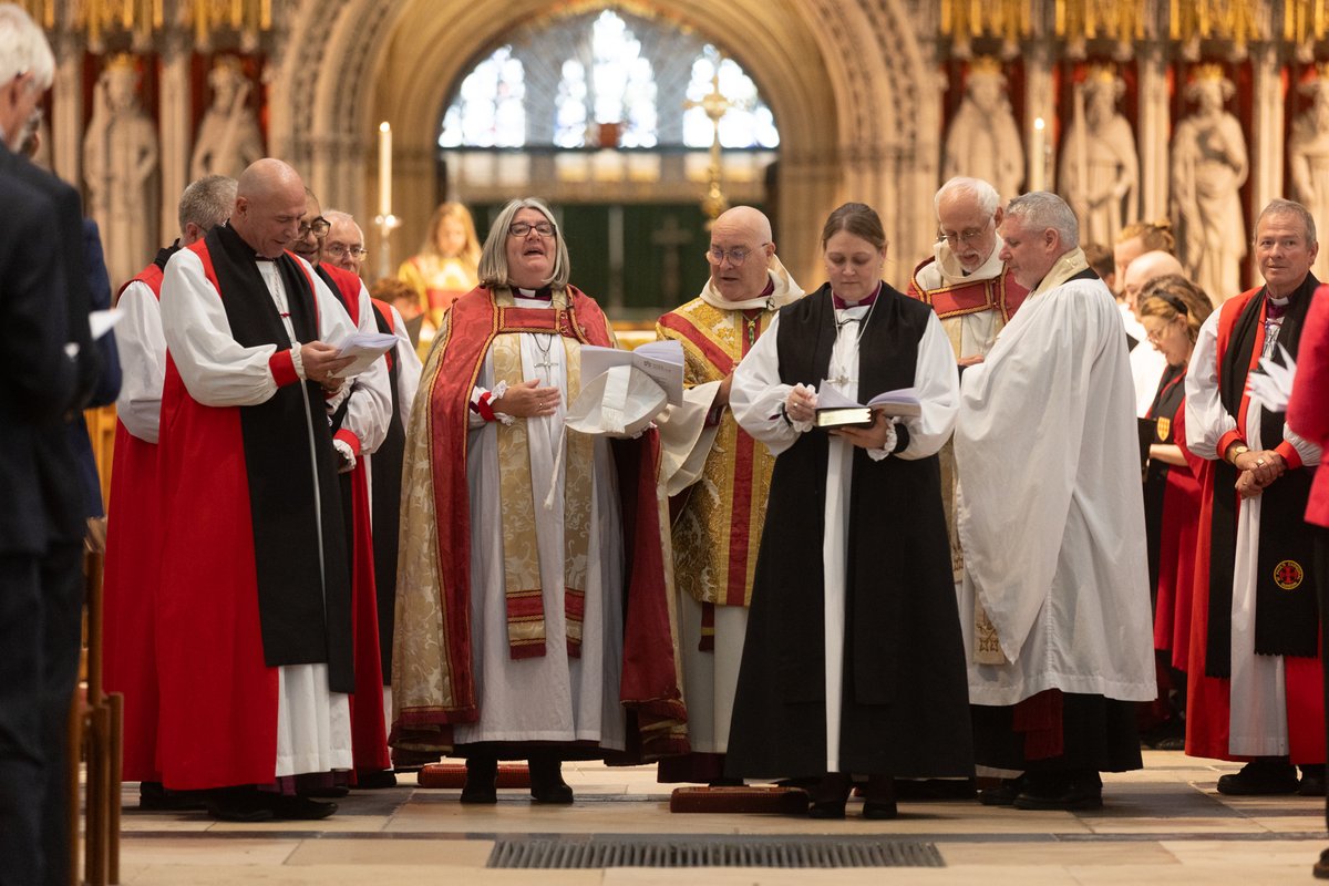 CottrellStephen's tweet image. Join me in praying for Leah, the new Bishop of Doncaster who was consecrated today in @York_Minster, and all in the Diocese of Sheffield.

📸 @ravagephoto