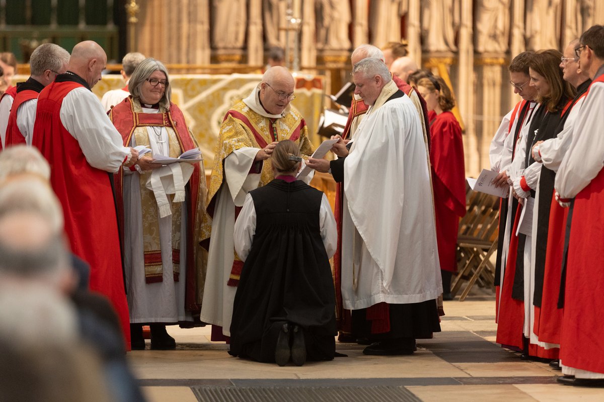 CottrellStephen's tweet image. Join me in praying for Leah, the new Bishop of Doncaster who was consecrated today in @York_Minster, and all in the Diocese of Sheffield.

📸 @ravagephoto