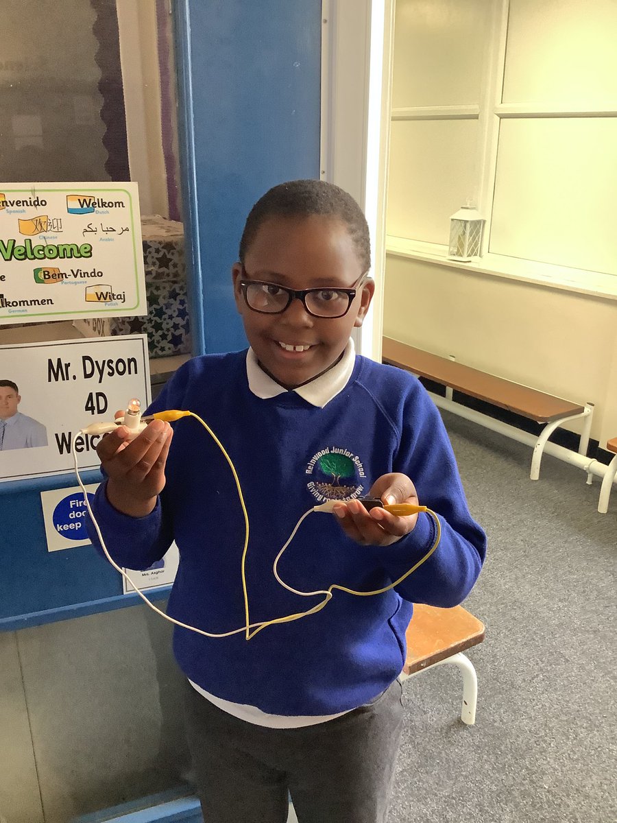 ReinwoodJuniors's tweet image. In Science this week, #RJS4D have been learning about electrical circuits and the symbols used for each component #RJSScience