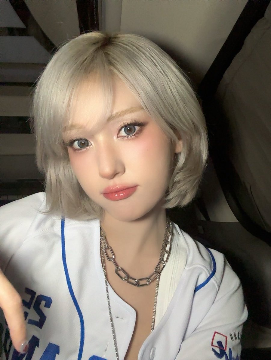 somi_official_'s tweet image. [📸] 250916 2025 중앙대학교 가을축제 '운명 : 구름 속 울림'

🐉☁️

#JEONSOMI #전소미
#THEBLACKLABEL #더블랙레이블