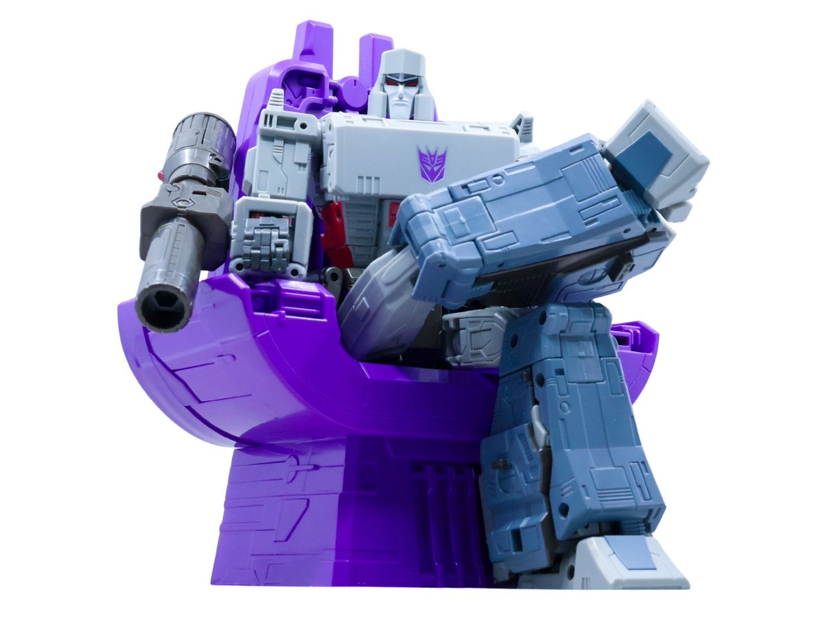 tftoy_pics's tweet photo. “They shall learn the way of conflict. The way of war. The way of Megatron!”

📸 Transformers Studio Series 86 Megatron https://t.co/icGOPxqWjC