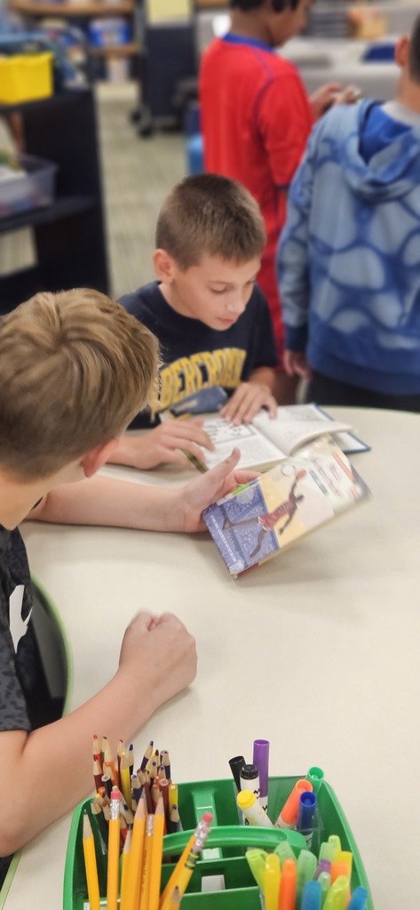 Last week our Eagles had their first library checkout of the year, and  they are already eagerly returning books and racing to find new favorites!  After checkout, students enjoyed cozy reading time—some diving into their books independently, others sharing stories with friends.