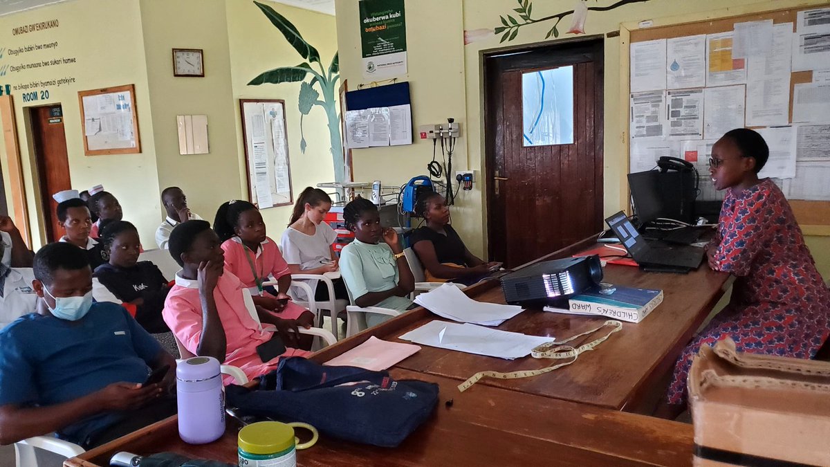 NutritionistKD's tweet image. Respiratory Diseases of the Newborn are common in babies. This evening, @BwindiHospital conducted a CPD at Paediatric Ward. 

We had a wonderful discussion led by Dr Ansimiire Daphine, a Paediatrician. 

@ForGlobalEquity @b_guilbert @N_a_b_zpro @SharpMugabe @MuhangiRonaldM @mtnug…
