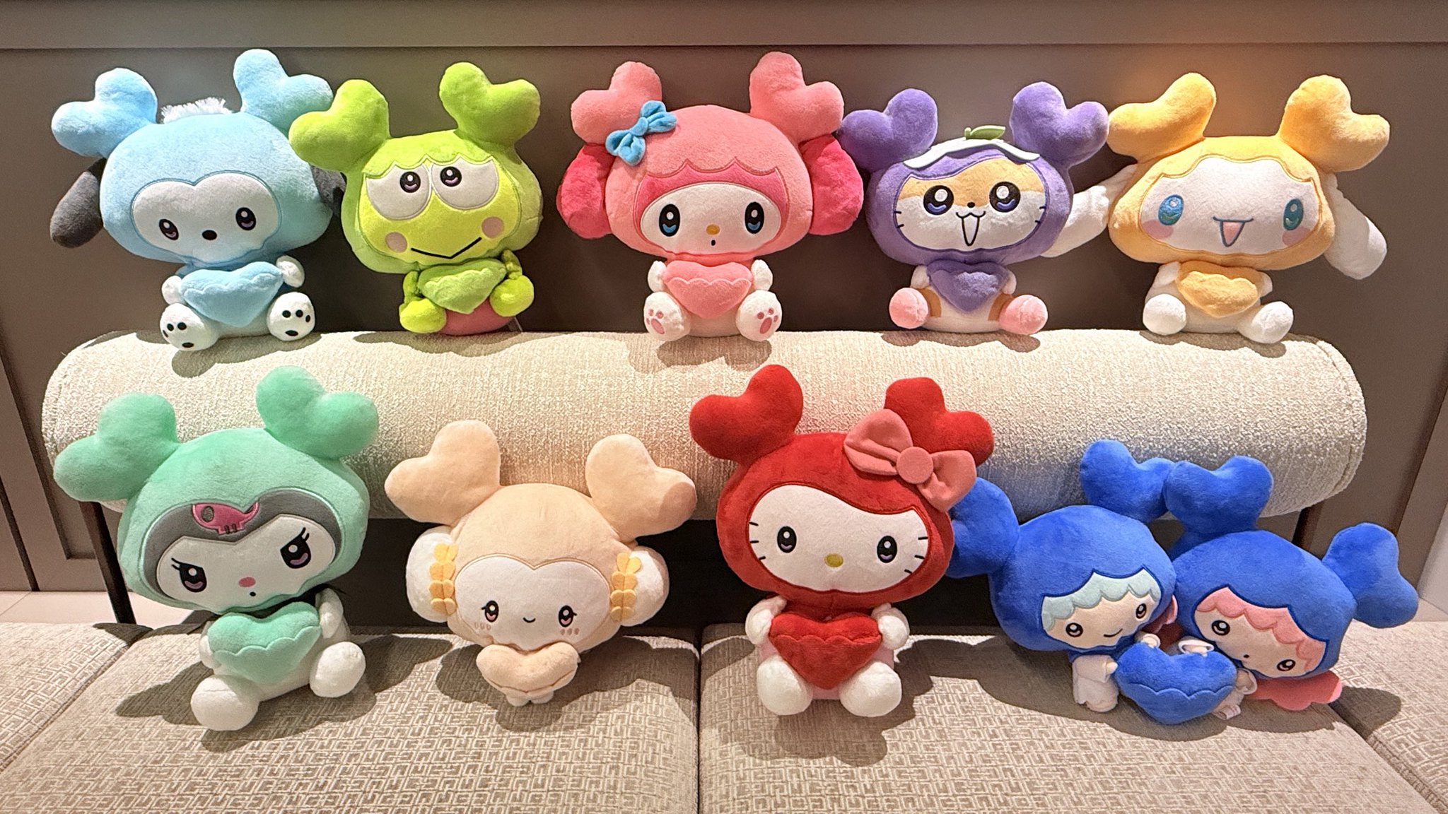 ミニヨン&キティ♡♡♡ページ キティちゃんが大好きな女の子の絵です