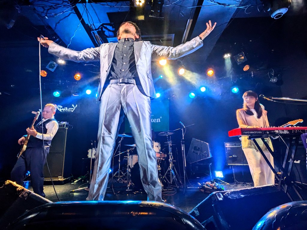 mama841_to_mo's tweet photo. 2025. 9. 14 (日)
SHIBUYA COMPLEX #18
@渋谷GUILTY
この日はこちらのイベントに出演のイチノイーのライブに参戦 🎶
夢への想いがつまった熱くパワフルなステージにたくさんのパワーをもらえた時間でした!!
最高に楽しい夜をありがとうございました✨
#イチノイー @ichinoe_members
#SC18 https://t.co/siE6hrSJes