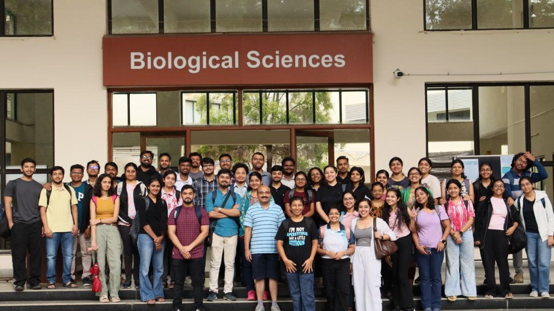 BICS_IISc's tweet image. This year, BICS organised a fun-filled trip to a resort🥳🌿🪴🌴 A day packed with fun games, good food, and sweet tunes🎶. Thanks to everyone who joined and the BICS team for successful planning. Grateful for the memories and laughter we shared together! #BICStrip #GoodVibesOnly