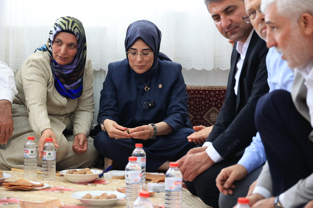 📍Yarımbağ Köyü / Samsat 

#TürkiyeYüzyılıBuluşmaları kapsamında AK Parti Samsat İlçe Başkanımız Osman İdacı, Samsat Belediye Başkan Vekilimiz Mehmet Kızıl, İlçe Kadın Kolları Başkanımız Zeliha Karakuş, AK Parti İl Genel Meclis üyelerimiz Nuri Kuştepe ve Osman Deniz, AK Parti İl