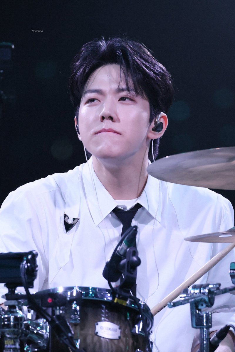 250518 FOREVER YOUNG FINALE in SEOUL
#데이식스 #DAY6 #도운 #DOWOON

입술 앙 다문 도운이...ꯁ