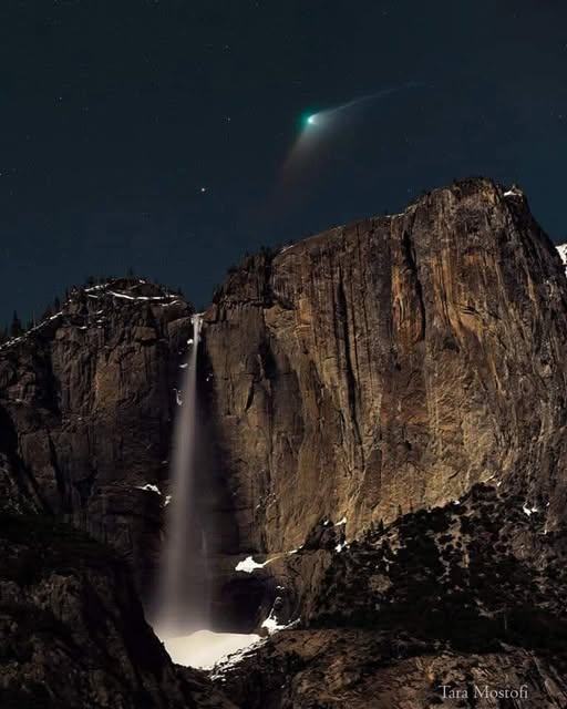 Comet ☄️ ZTF over Yosemite Falls 

📸 Photo courtesy of Tara Mostofi