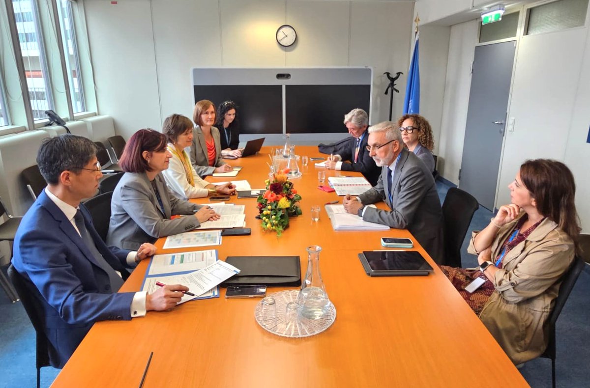 ⚛️En el marco de la 69ª Conferencia General del <a href="/iaeaorg/">IAEA - International Atomic Energy Agency ⚛️</a>, una delegación del #CSN se ha reunido con la directora general adjunta y jefa del departamento de Seguridad Nuclear Tecnológica y Física del OIEA, Karine Herviou, para tratar temas de seguridad nuclear.