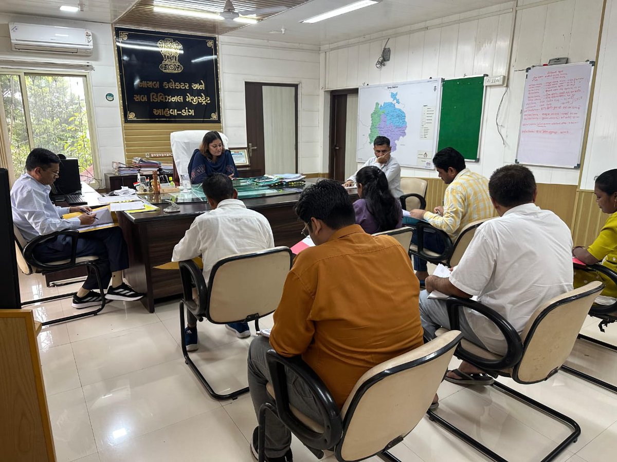 આજરોજ વઘઈ તાલુકાનાં પ્લોટ વિહોણા અને પાત્રતા ધરાવતા લાભાર્થીઓને પ્લોટ ફાળવણી કરવા તેમજ ગામતળ વધારવા અંગે વઘઈ તાલુકા લેન્ડ કમિટી બેઠકનું આયોજન કરવામાં આવ્યું.