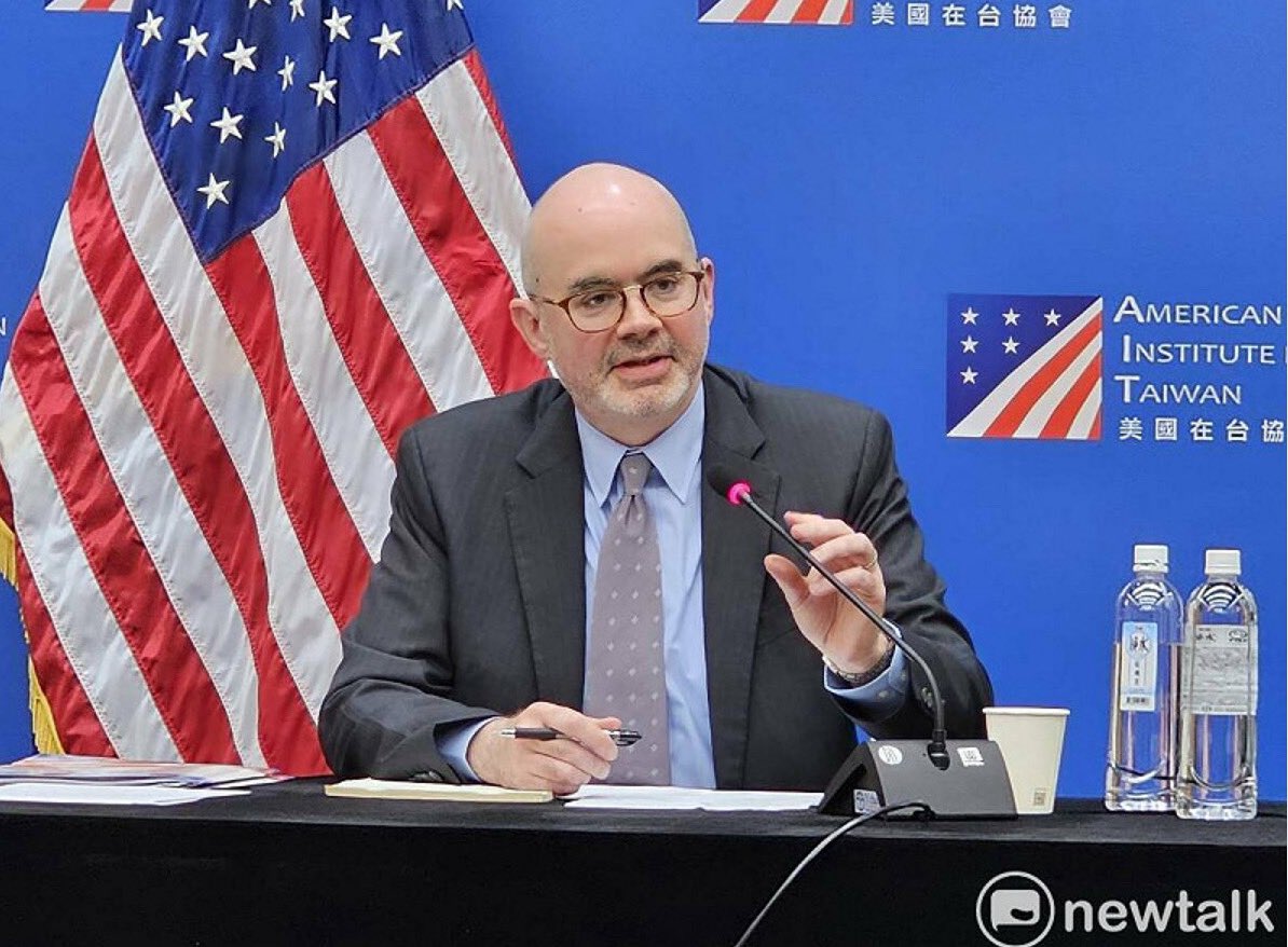 這兩天，美國的AIT和國務院強調「台灣地位未定論」引起了很大的討論。我認為這件事非常重要。至今為止，海峽兩岸的統派主張台灣屬於中國一部分的主要根據之一，就是《開羅宣言》。但美國是《開羅宣言》的最重要當事人，美國的意見理所當然是最應該受到重視的。開羅會議的參加者，當時的英國首相邱吉爾