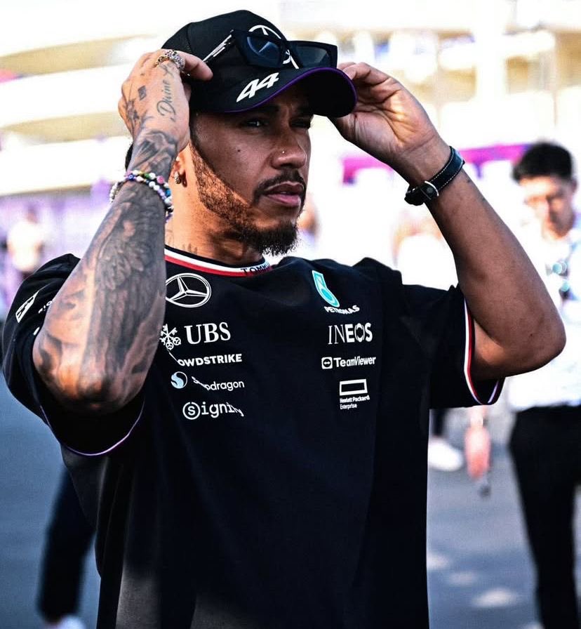 ╰┈➤ ❝ [ 𝐈𝐧𝐭𝐞𝐫𝐚𝐜𝐭𝐢𝐨𝐧 𝐂𝐚𝐥𝐥 ] ❞

——— • Like for a GIF starter 

——— • retweet to spread the word

🏁*:･ﾟ✧*:･ﾟ🏎️ 🏁*:･ﾟ✧*:･ﾟ🏎️