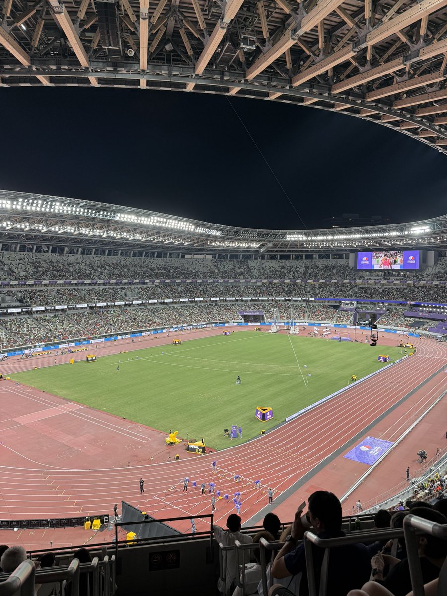 2025世界陸上観に行って来た！！！
初めて生で世界大会というものを観た🥺🥺🥺✨✨✨
昔からずっとテレビで観てた大会を生で観られて感激すぎた！！！

中島選手の決勝決めたレースは涙出た！！！
ラシッド選手も頑張った👏🏻👏🏻👏🏻

そして木曜も行くことにしたwww