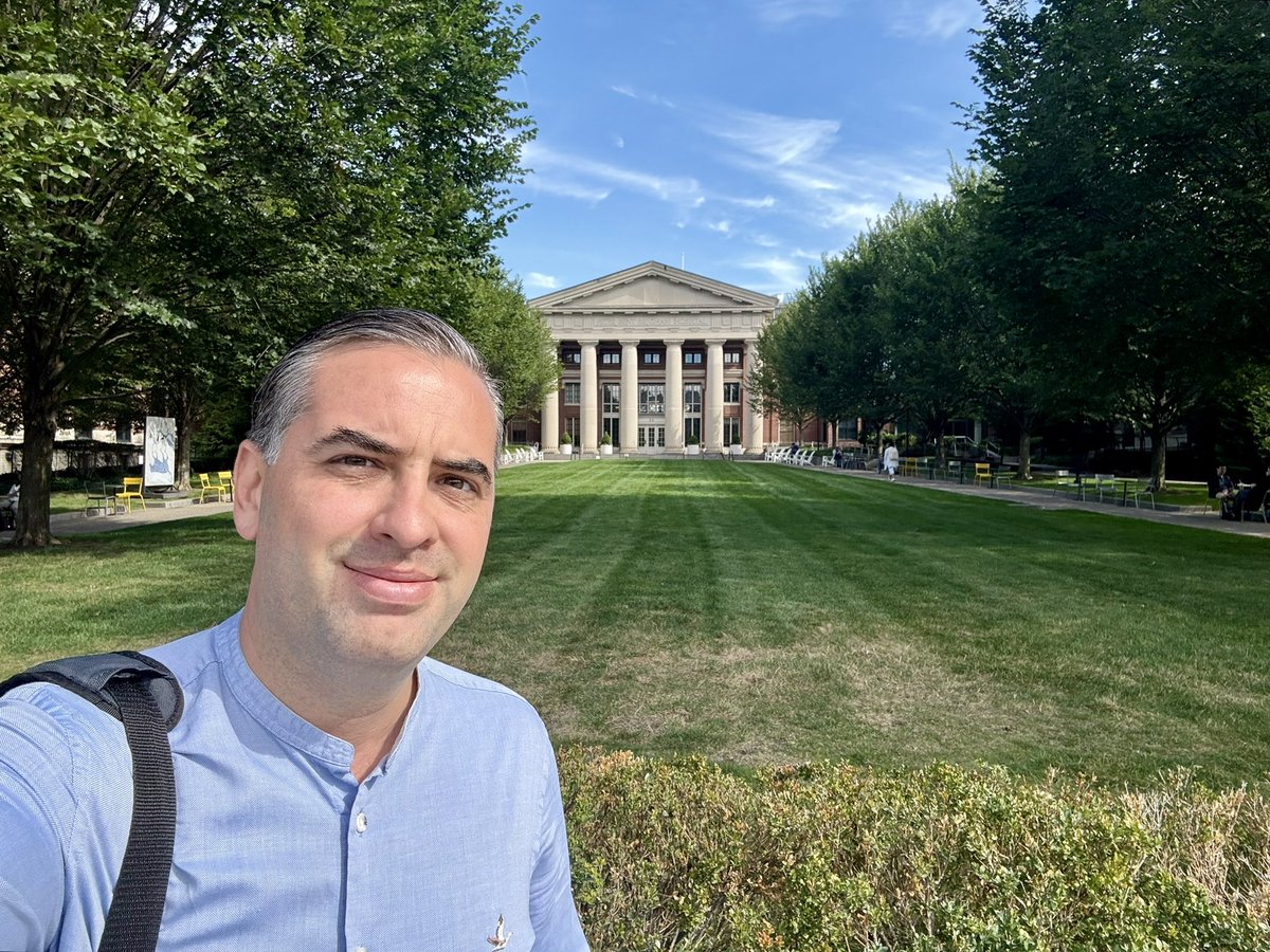 CANSARICA2's tweet image. Happy to share that I’ve officially started my #postdoc at the Center for Brain Circuit Therapeutics in Dr. Michael D. Fox’s lab at Harvard Medical School / Brigham and Women’s Hospital. 
Grateful to join his inspiring team and excited to contribute and learn—stay tuned for…