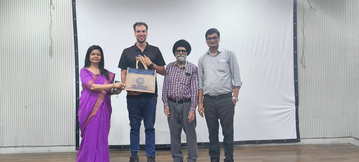 jeetendra811's tweet image. Expert Talk at Faculty of Technology, @UnivofDelhi
Mgtr. Ing. Sebastian Saladino shared insights on “Circular Economy in Denmark”, showing how waste can be turned into usable products.
Organized by Dr. Vanita Jain & Dr. Jeetendra Prasad 👏
#Sustainability #Innovation #GREEN #DU