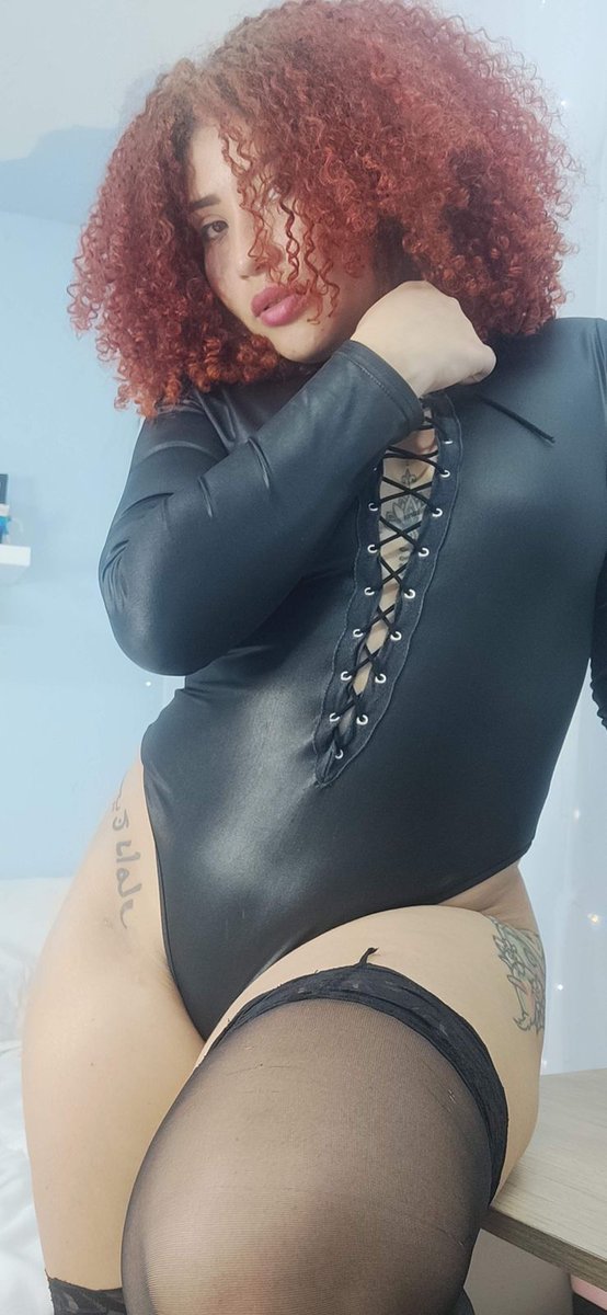 es.chaturbate.com/b/gold_curlscb/