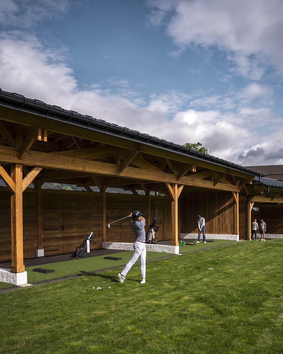 While the hotel takes a seasonal break, the greens are always here for you. ⛳ Our new practice awaits, swing by and perfect your game in the heart of Megève.