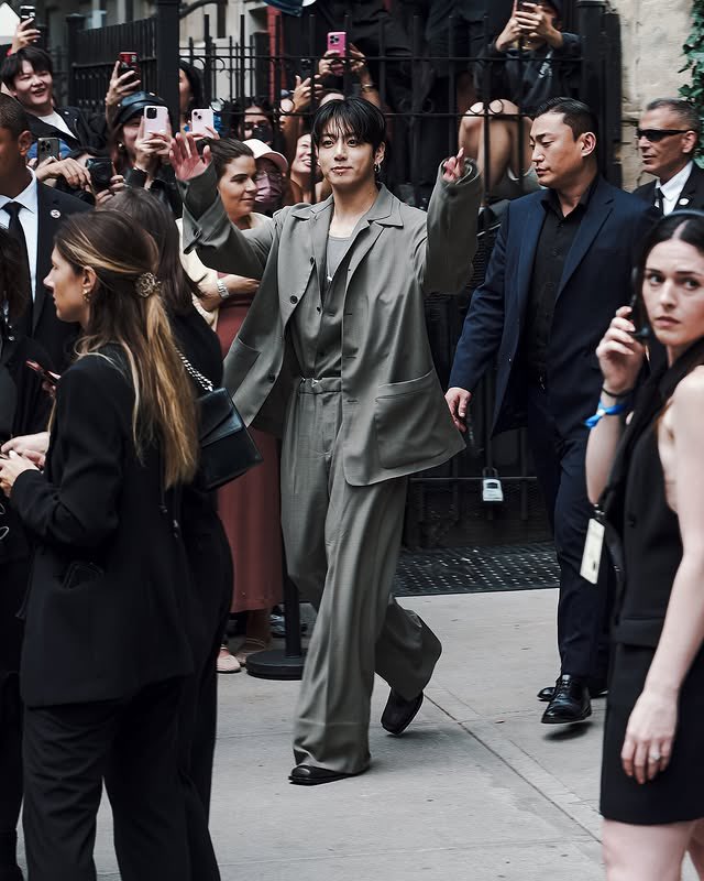 _BTSMoments_'s tweet image. New Photos of #Jungkook for Calvin Klein in #NYFW.. (3)

(instagram.com/p/DOqlBxQDn88/…) 
#JUNGKOOKxCALVINKLEIN 
#JUNGKOOKxNYFW
