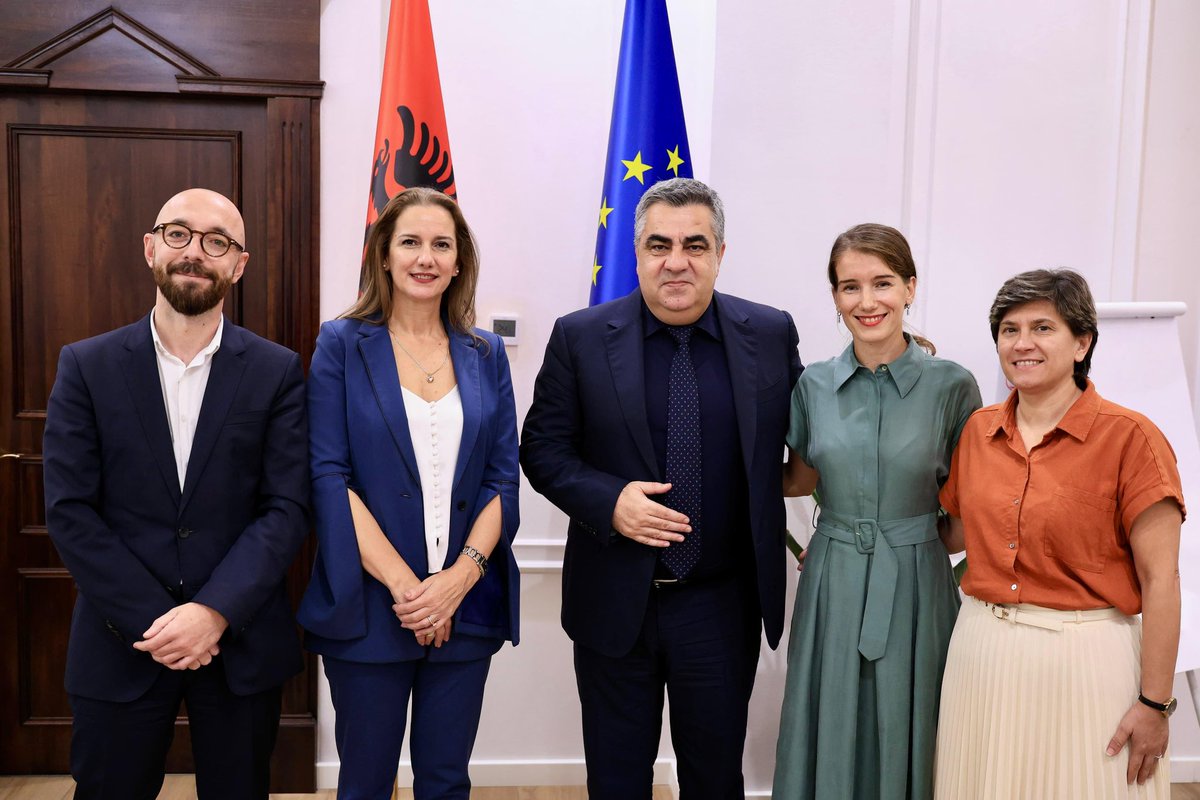 BGonxhja's tweet photo. Me Drejtoreshën e re të Sekretariatit të CEFTA-s, znj. Pranvera Kastrati, diskutuam mbi zhvillimet në kuadër të CEFTA-s dhe kontributin që kjo marrëveshje jep në procesin e integrimit rajonal dhe në përgatitjen e Shqipërisë për tregun e vetëm të BE-së. https://t.co/HDuDVKV5g9