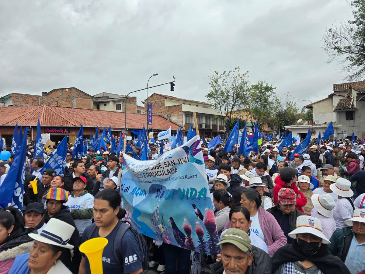 ETAPAOficial's tweet photo. El verdadero Oro que tenemos los cuencanos es el Agua💧.
 Cuenca tiene un solo mensaje #QuimsacochaNoSeToca.✋🛑
ETAPA EP cuida el agua desde su Origen.💙
 
#ElAguaEsVida🚰

#CuencaYaDecidió

@czamoramatute 
@MunicipioCuenca https://t.co/tO0cO98qVw