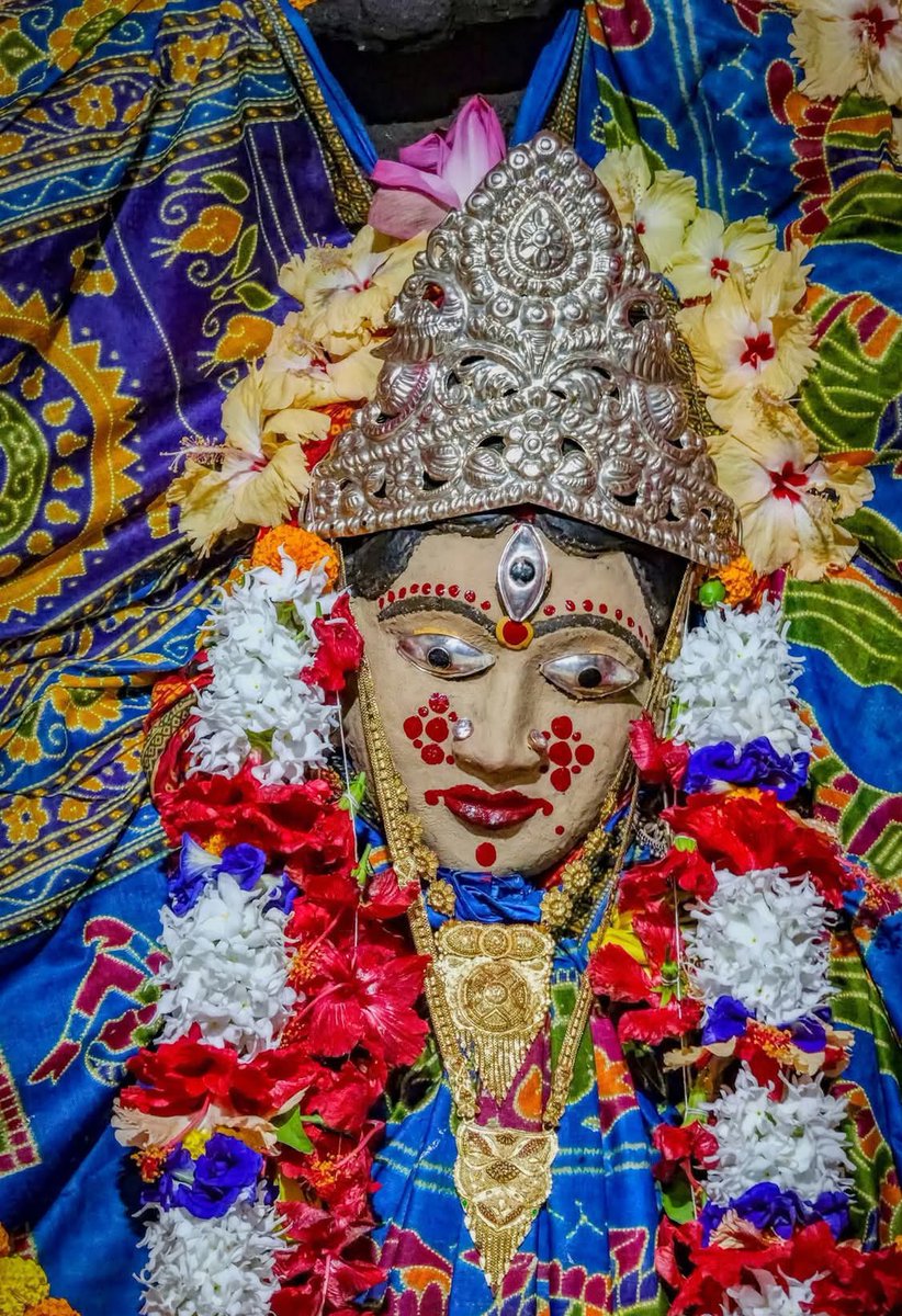 chirasmita77's tweet photo. ବିନ୍ଦୁ ସରୋବର ତଟସ୍ଥ ମନ୍ଦିର 
ବାସିନୀ ଦ୍ୱାରବାସିନୀ 
ଏକାମ୍ର କ୍ଷେତ୍ର ରକ୍ଷୟିତ୍ରୀ ତ୍ରିନେତ୍ରା 
ଅପଶକ୍ତି ବିନାଶିନୀ | https://t.co/NFeEvqacof