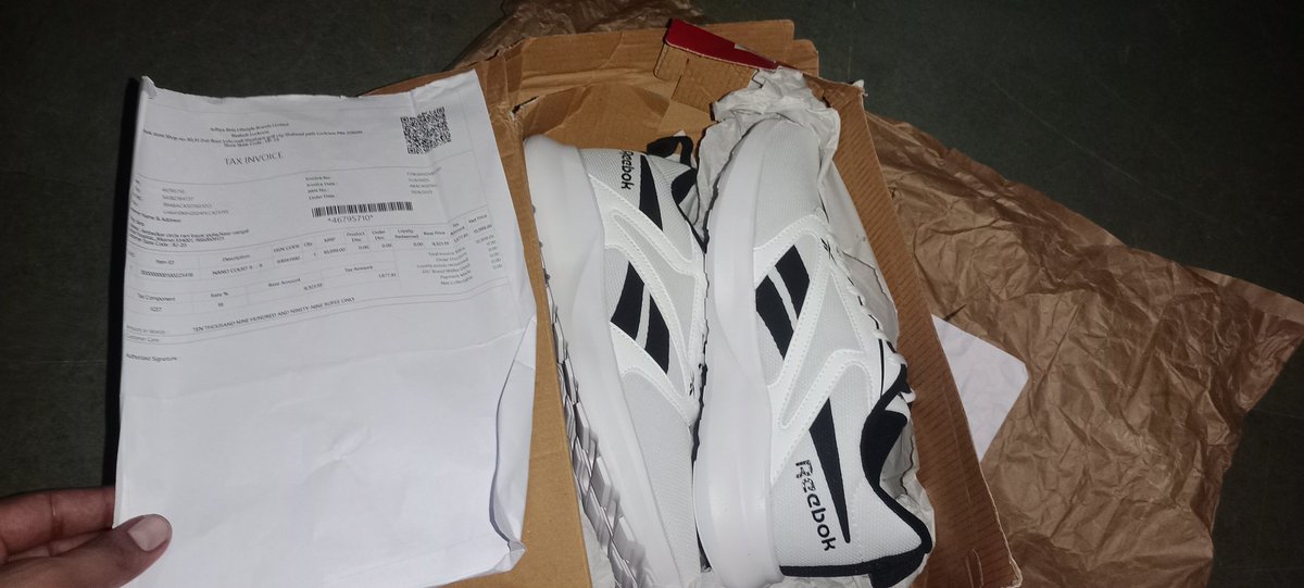 abhaydara's tweet photo. @NeerjaBirla @businessline I have ordered shoes from reebok but got different style , now when i want to return they are refusing , i tried contacting them 30 times but they are only saying " Do whatever you want to do, we will not make any changes. Should i go to consumer court ?
@Reebok @AdityaBirlaGrp https://t.co/0McufpufA9