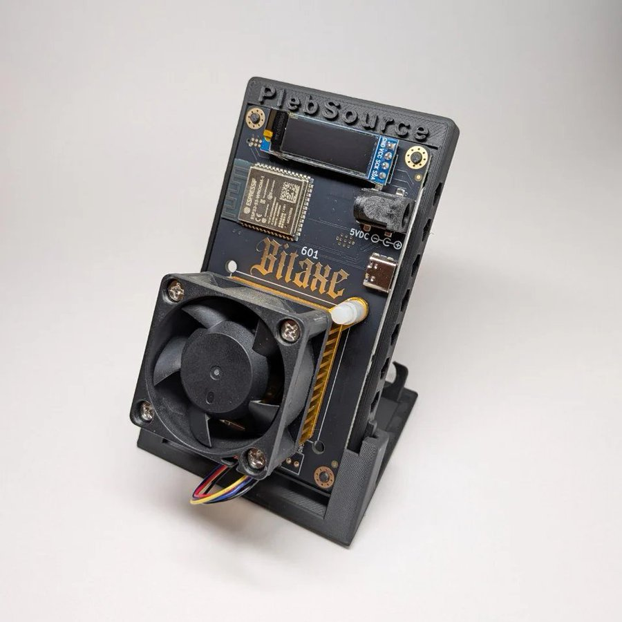 BITAXE GIVEAWAY #3 WITH THE MINING POD!  One person will get a Bitaxe Gamma simply by:

1⃣ Following @theminingpod
2⃣ Like &amp; RTing this post
3⃣ Subscribe to Youtube channel

🔗👉 youtube.com/channel/UCZBo-…