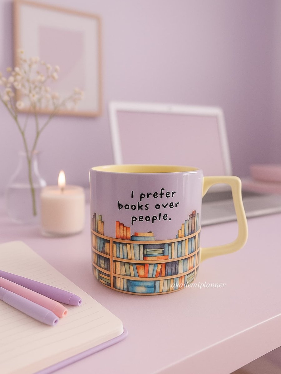 "İnsanlar yerine kitapları tercih ederim." kupamız 🌱