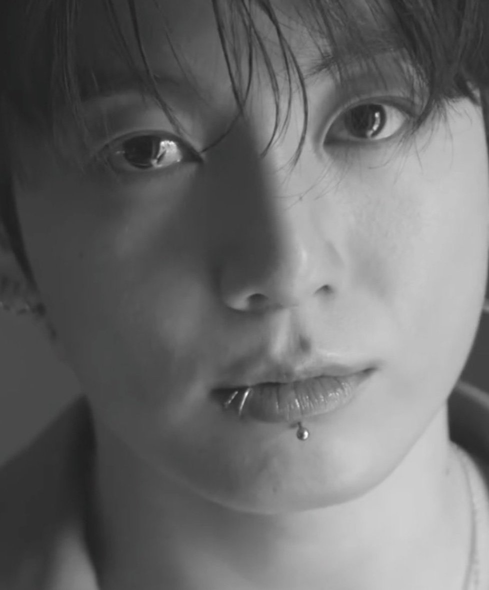 AboutMusicYT's tweet image. Jungkook is perfect in new footage for Calvin Klein.