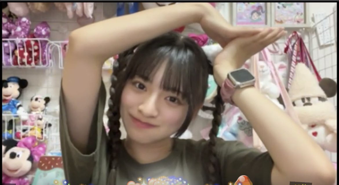 #鹿野こはるの見るしか配信 
夏フェスを終えて更にディズニーまで行ってきた元気っ子のこはるさん🦌⸝⋆
ｼｬｲﾝﾏｽｶｯﾄを頬張りながらの雑談配信😋
ハロウィンぽい髪型でした👻
リフレッシュもできたね✨️
まぁなんでもお見通しなんで、こはちゃんの可能性にかけて生きていきますね♡笑
嘘です。