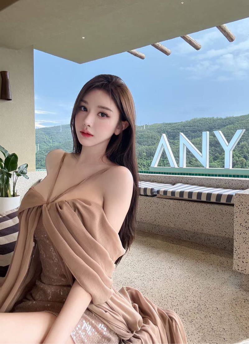 福利姬灵灵全球cos外围经济（全国独家资源）分享的黄推图片3 - 网红私拍内容