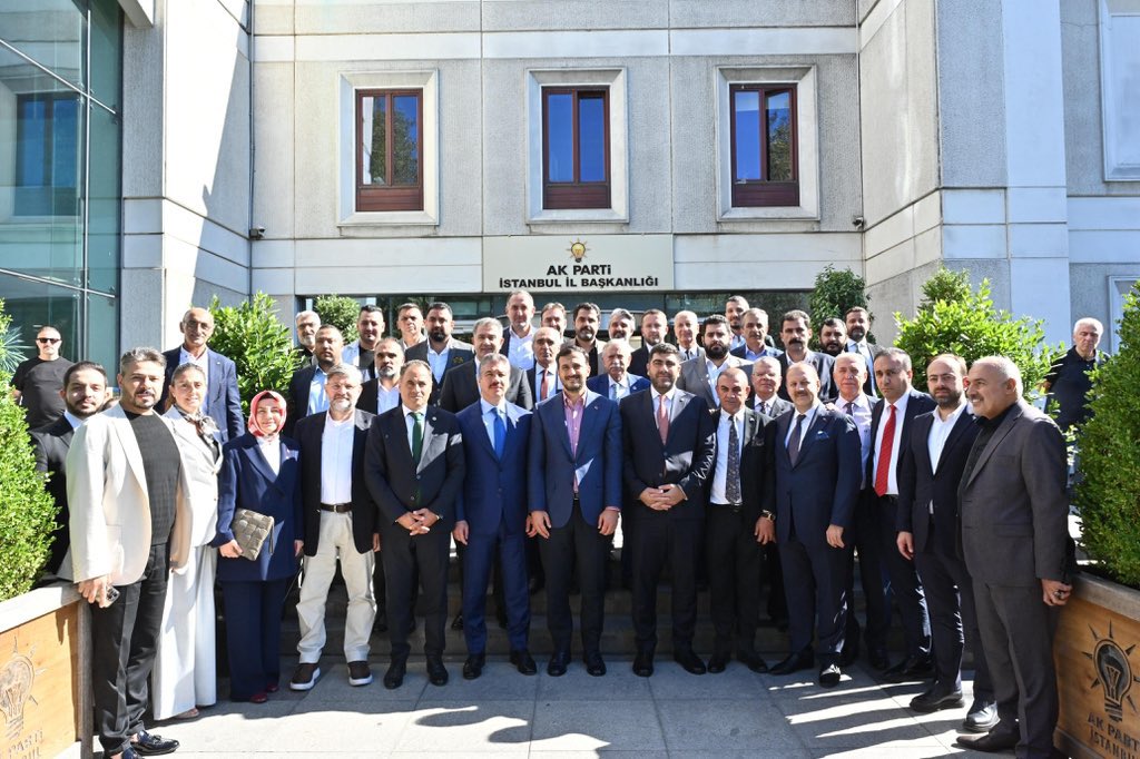 Mardin İş İnsanları Derneğimizin  düzenlediği program kapsamında, İstanbul Milletvekilimiz ve TBMM Adalet Komisyonu Başkanımız Sn. Cüneyt Yüksel, Mardin Milletvekilimiz Sn. Dr. Muhammed Adak ve AK Parti Mardin İl Başkanımız Sn. Mehmet Uncu’yu İstanbul’da misafir ettik.