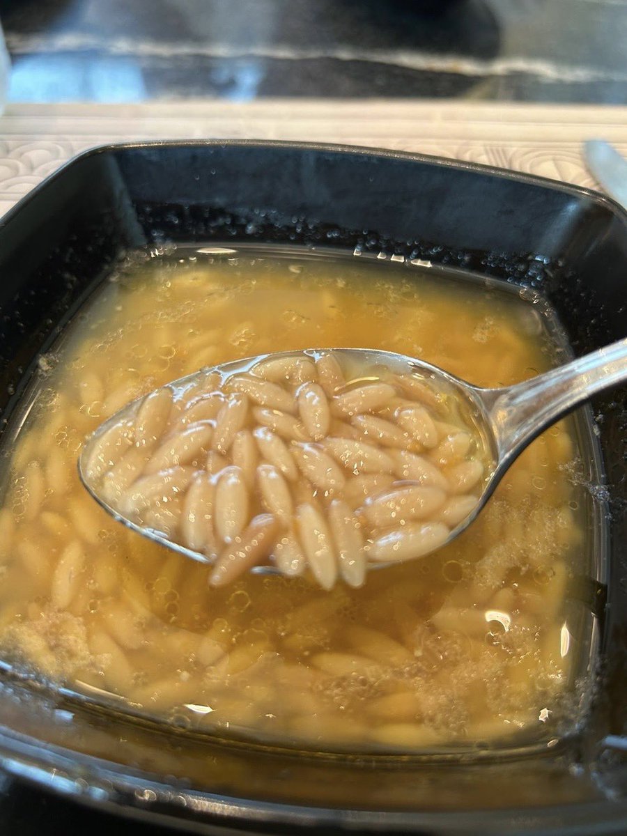 通称スズメの舌、と呼ばれるスープです。本当にスズメの舌が入ってるわけではありません👅