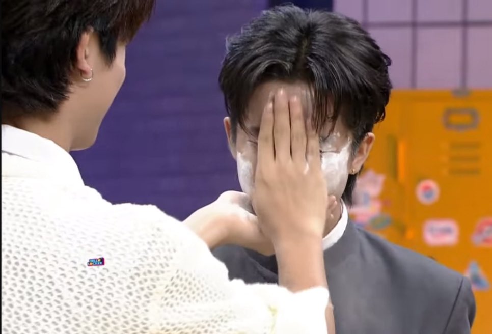 ___aloevera___'s tweet image. คนที่รักพอตเตอร์ที่สุด #KIMYOHWAN #PotterMeesawat 
#HellolockerEP4