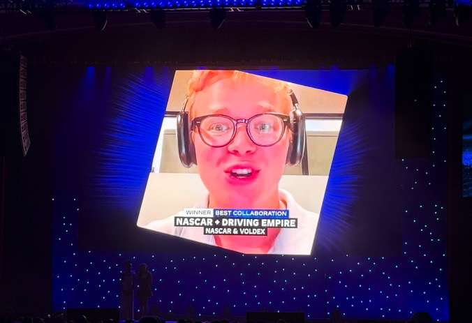 【ブログ】時価総額13兆円のRoblox上で躍動する会社、の社長とランチしてきた話

・Robloxは今や13兆円
・そこで躍動するPEみたいな会社Voldex
・その社長がなんと、弱冠24歳。優秀すぎるンゴォ
・彼から学ぶ上手なビジネス英会話

みたいなことを、アメリカ出張のお土産として書いたよ。読んでね〜