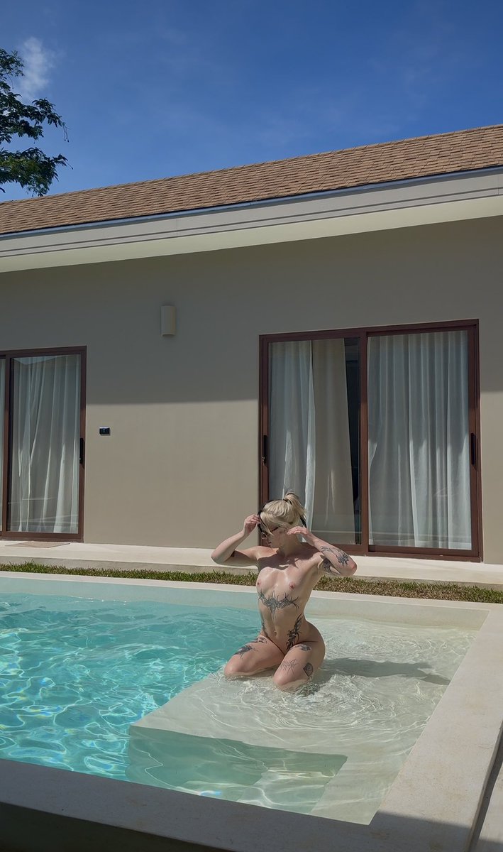 poolside tiny &gt;&gt;&gt;