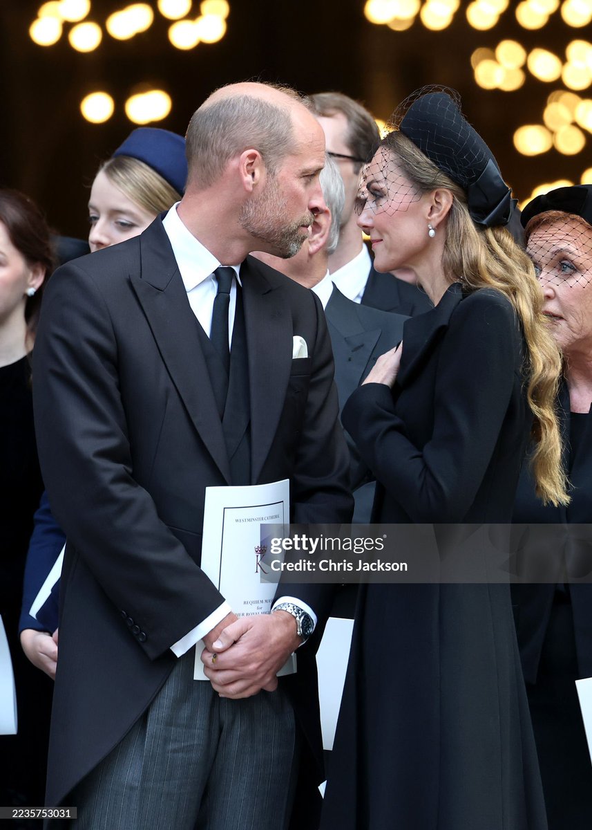 Well, these two are just beyond adorable! Great picture!
#PrinceandPrincessofWales