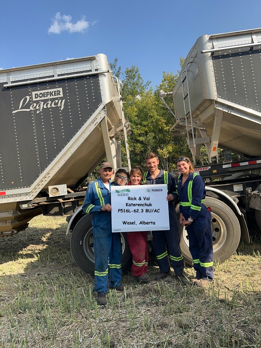 Rick, Val, Jesse, Wyatt &amp; Alyson Katerenchuk on the last day of Harvest 2025! Amazing people who work so incredibly hard! #P516L did not dissapoint and proves itself once again, we thank you for growing PIONEER! <a href="/PioneerSeedsCA/">Pioneer Seeds Canada</a> #YieldHero25