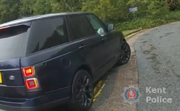 Dashcam footage and witnesses are sought after a vehicle is reported to have been driven dangerously through Sevenoaks. Read more: kent.police.uk/news/kent/late…