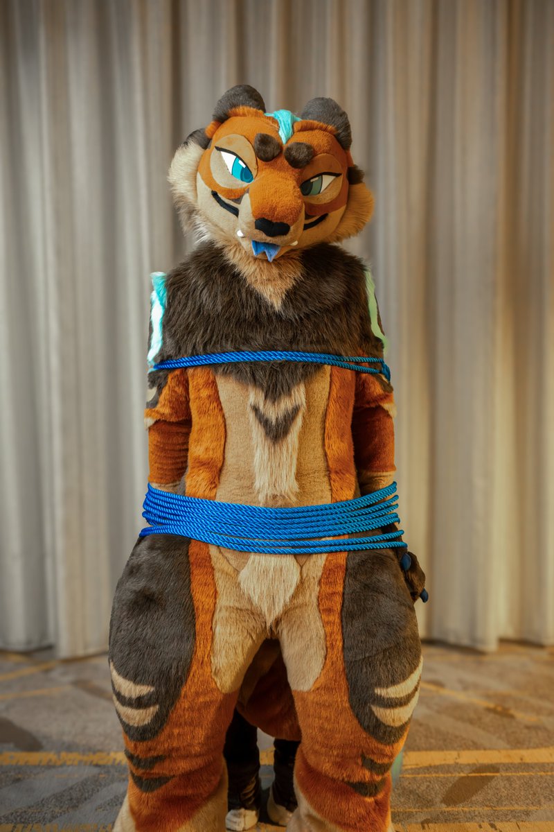 They're like brothers....only closer
#TiedupTuesday