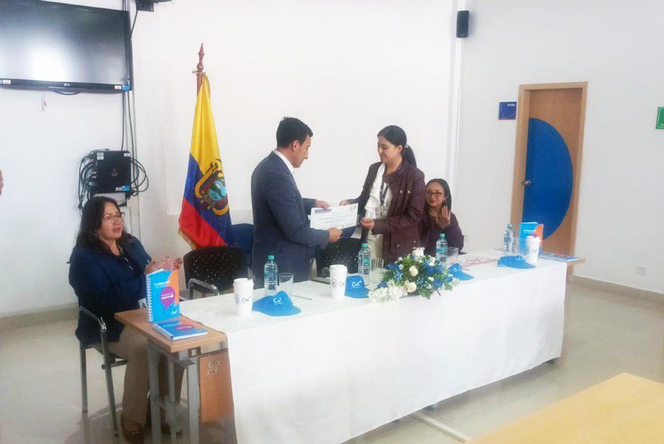 CNTinforma's tweet photo. 🔵 ¡Reafirmamos nuestro compromiso con entornos más saludables para nuestros clientes y colaboradores!
🏢Los edificios administrativos de #Latacunga y #Zamora ya cuentan con la certificación de espacios 100 % libres de humo de tabaco. https://t.co/L78r4d0omh