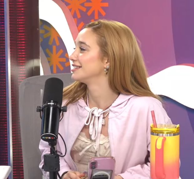 no puedo creer que soy fan de un shipp de un stream #nadiedicenada