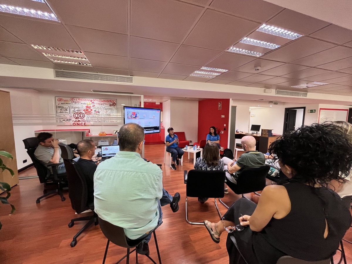 Hoy hemos estado en las instalaciones de ⁦<a href="/Fundacion_ONCE/">Fundación ONCE</a>⁩ para contar a su personal en qué consiste nuestro trabajo y cuál es nuestro compromiso con la ciudadanía.  Gracias por la invitación