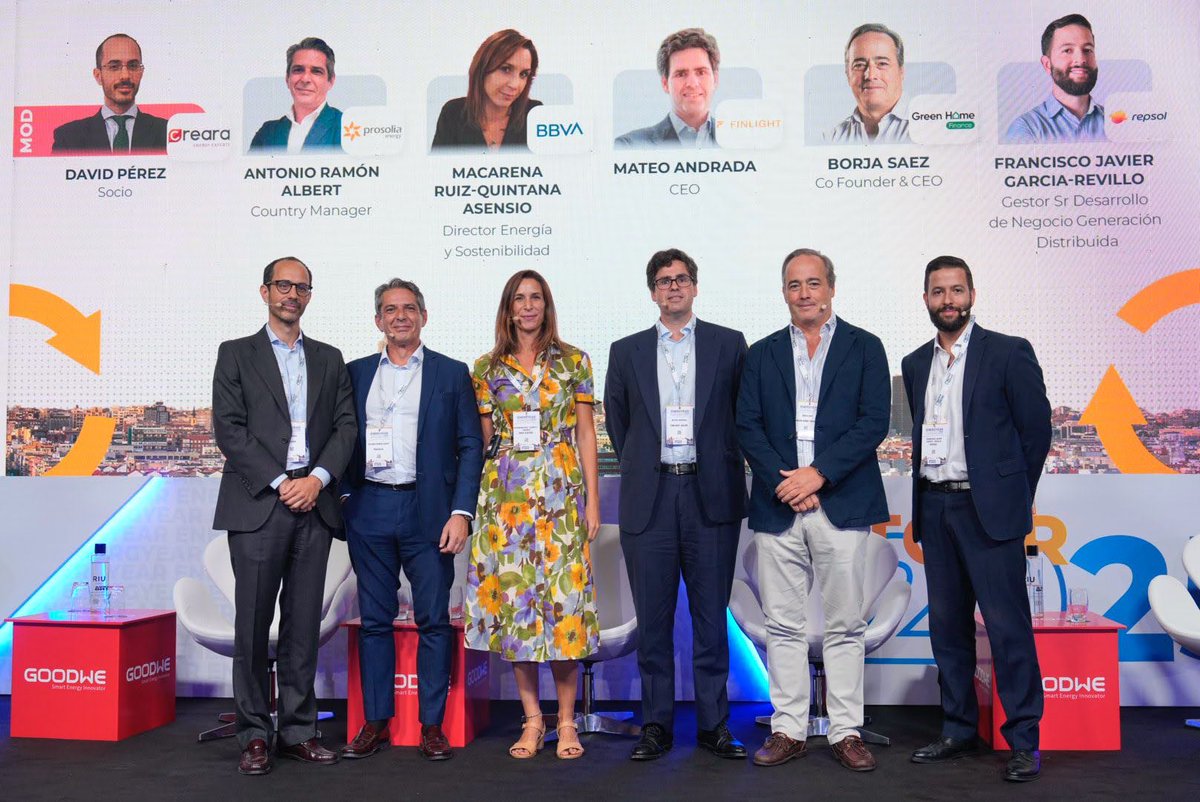 ProsoliaE's tweet image. 🔋 Today at #Energyear, our Country Manager Antonio Ramón joined a roundtable on innovative financing for self-consumption. 
📷 Topics included PPAs, leasing, and hybrid models with Green home finance, Finlight, @bbva, @Repsol and @CrearaE90246 
#EnergySolutions #IPP