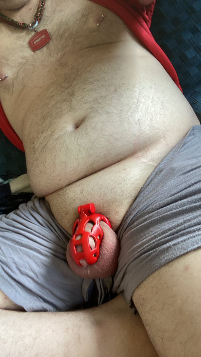 Have some cage and tummy on this #TummyTuesday, can’t wait for my new cage from <a href="/kink_wear/">KINK🧡WEAR</a> to arrive